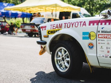 Toyota z początk&oacute;w WRC w Rajdzie Śląska